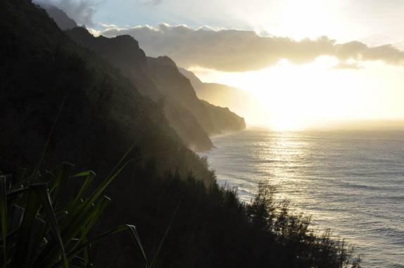 Fim de tarde glorioso na Na'Pali Coast, costa norte do Kauai, no Havaí